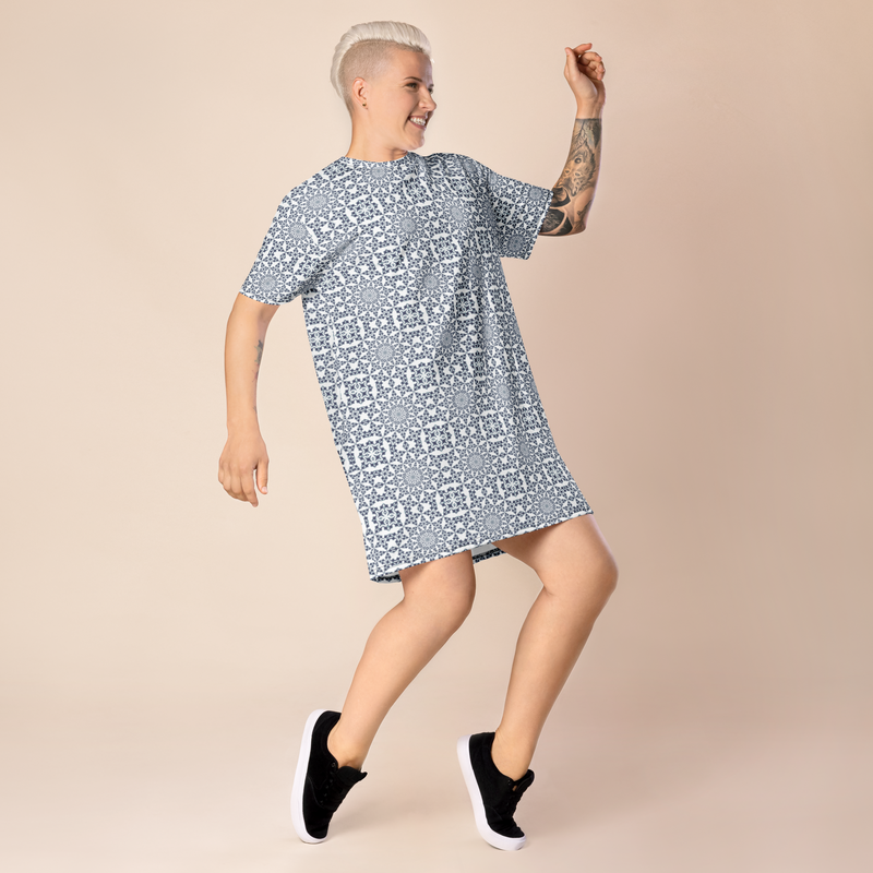 Product name: Recursia Symmetree T-Shirt Dress In Blue. Keywords: Clothing, Print: Symmetree, T-Shirt Dress, Women's Clothing