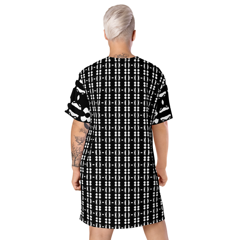 Product name: Recursia Modern MoirÃ© IV T-Shirt Dress. Keywords: Clothing, Print: Modern MoirÃ©, T-Shirt Dress, Women's Clothing