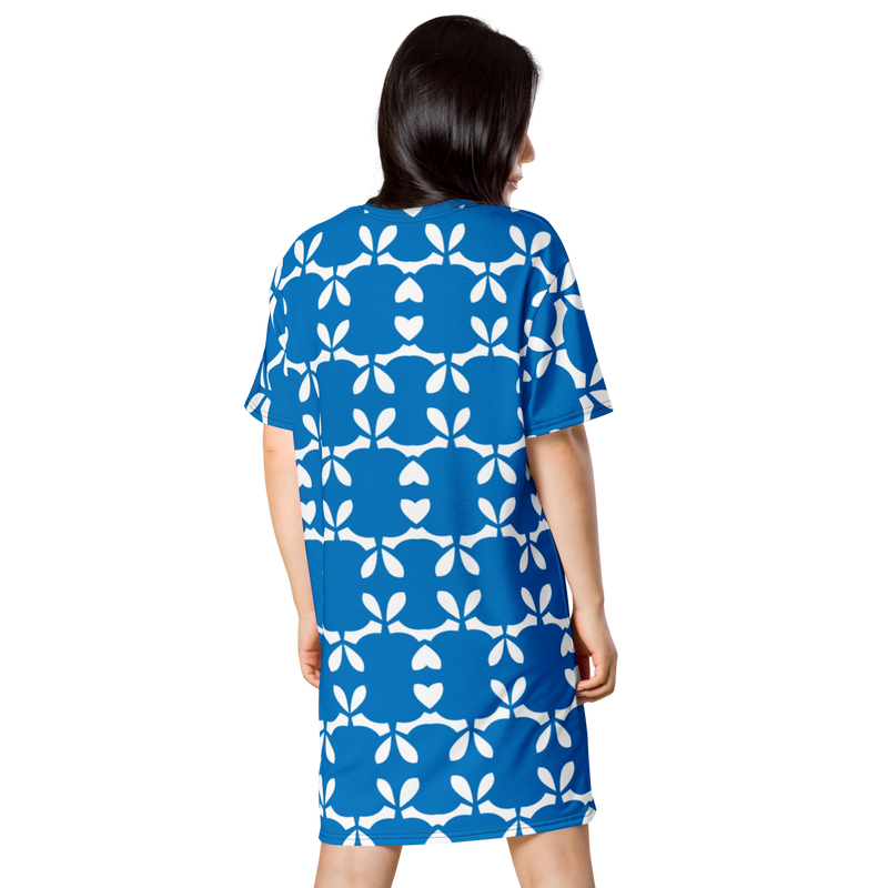 Product name: Recursia Modern MoirÃ© VII T-Shirt Dress In Blue. Keywords: Clothing, Print: Modern MoirÃ©, T-Shirt Dress, Women's Clothing