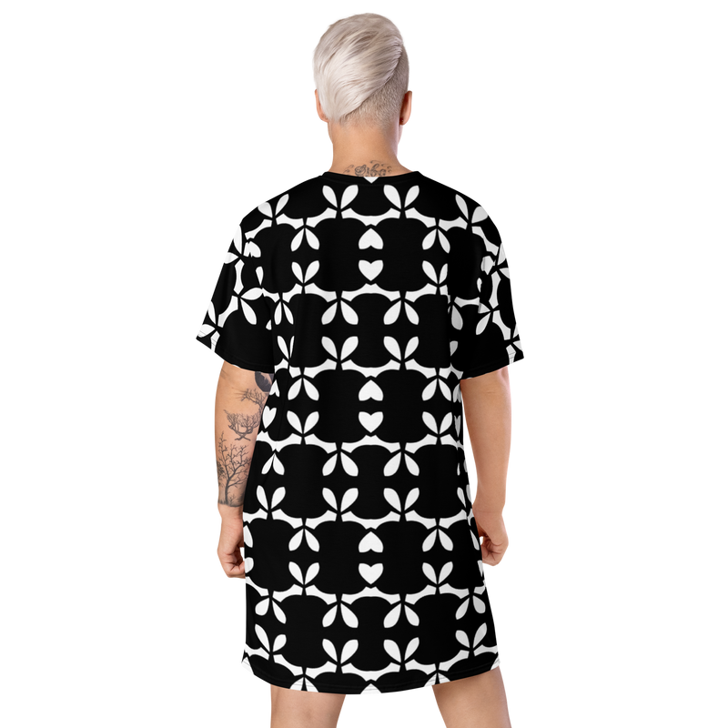 Product name: Recursia Modern MoirÃ© VII T-Shirt Dress. Keywords: Clothing, Print: Modern MoirÃ©, T-Shirt Dress, Women's Clothing